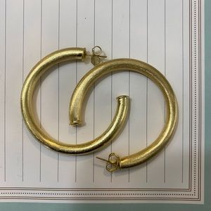 Shelia fajl arelene thick gold hoops